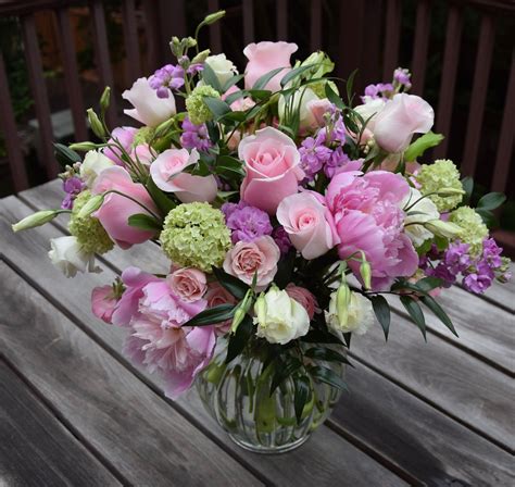 Lovely Mothers Day Arrangements