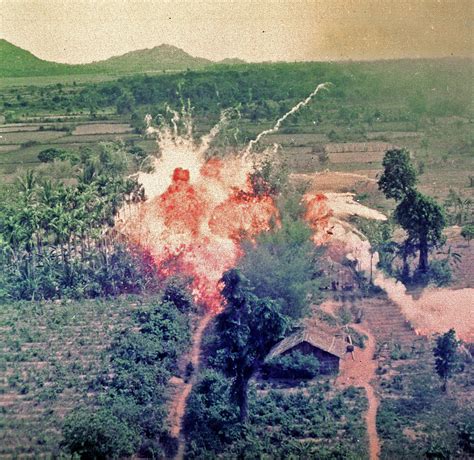 Napalm bomb usage