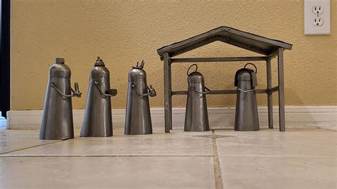 Metal 3D nativity scene with a modern and sleek aesthetic