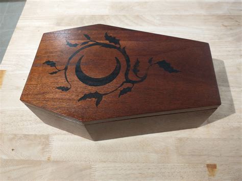 Nature-inspired coffin box design example