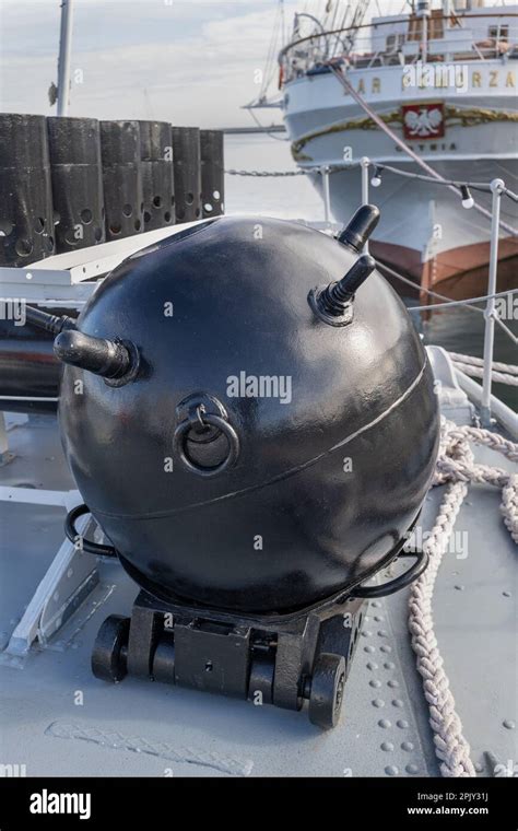 Naval mine image 3