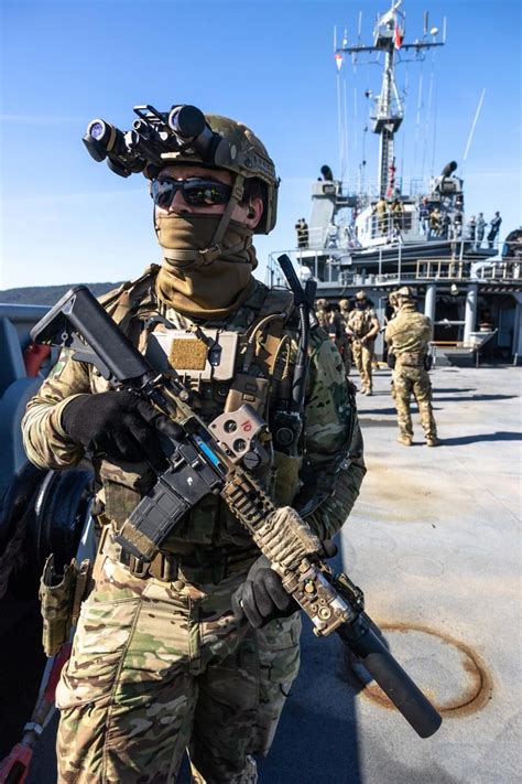 Navy Seal Combat Uniform Features