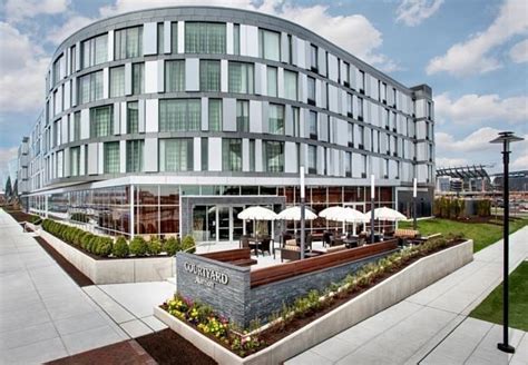 Navy Yard Courtyard Philadelphia Hotel