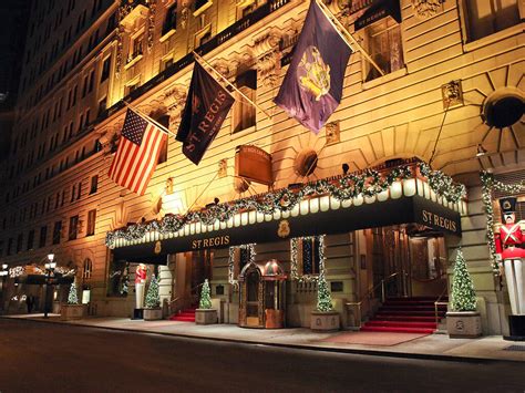 A visit from Santa Claus at a NYC hotel