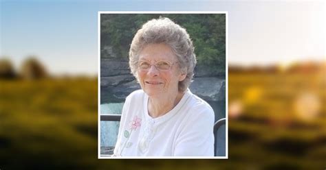 Highlighting achievements and accomplishments in an obituary