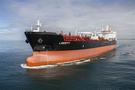 Oil tanker