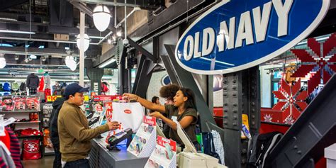 Old Navy employee benefits and perks