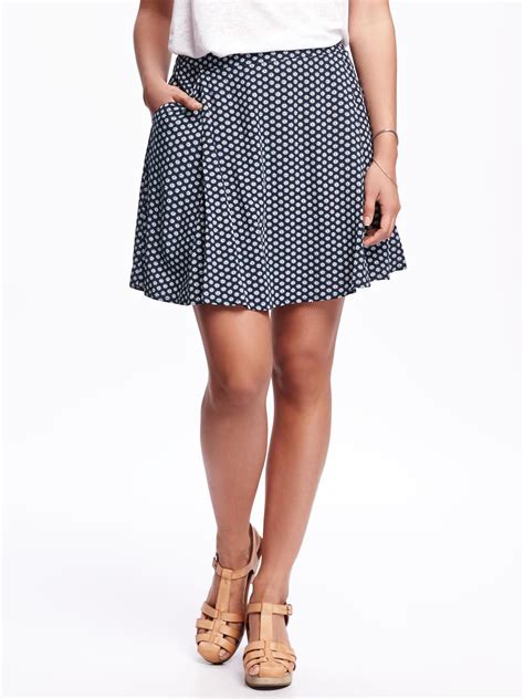 Old Navy Skirt Styles for Curvy Women