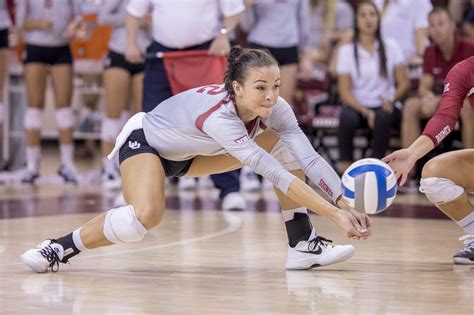 OU volleyball team in action