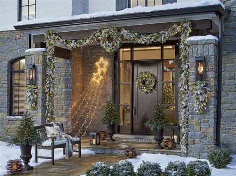 Outdoor Christmas Porch Lighting Ideas