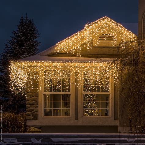 Outdoor Christmas Roof Lighting Ideas