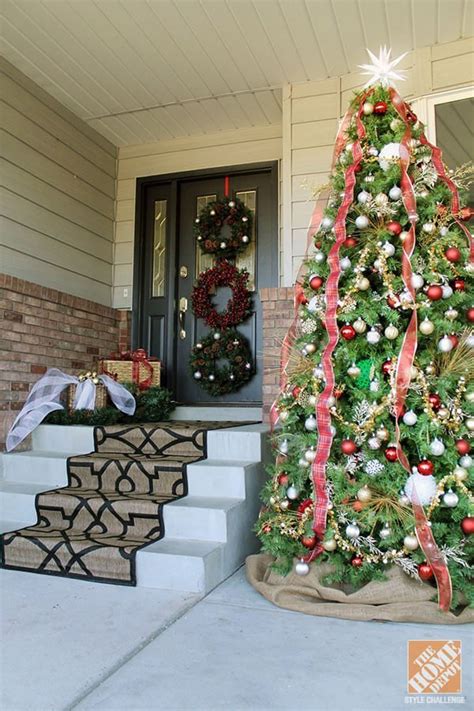 Outdoor Christmas tree decor inspiration 8