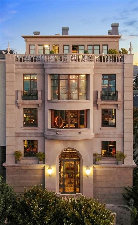 Description of Pacific Heights Luxury Homes