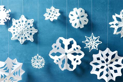 Paper Snowflake Tree Topper