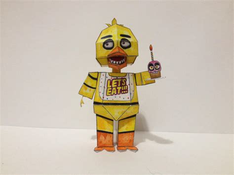 Papercraft of Chica the Chicken