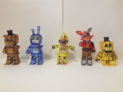 A collection of FNAF papercrafts