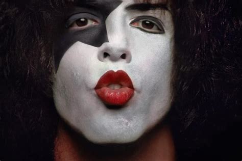 Recreating Paul Stanley's iconic makeup template