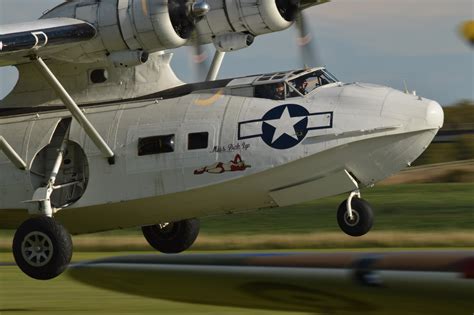 PBY Catalina landing