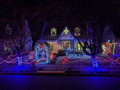 Peacock Lane lights display