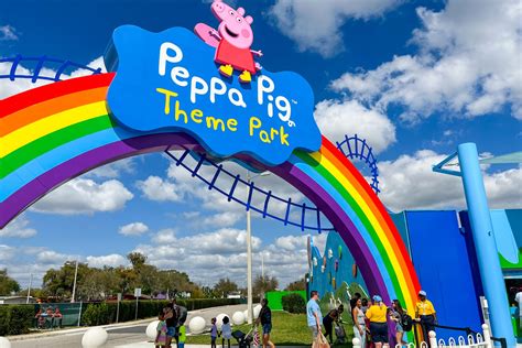 Peppa Pig in the park coloring page