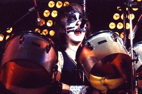 Peter Criss singing