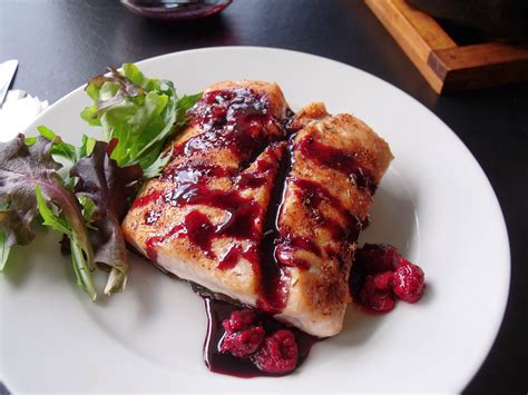 Pinot Noir and salmon pairing