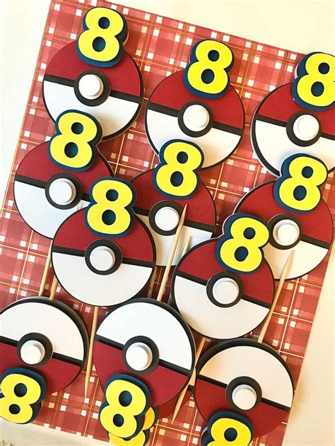 Poké Ball party decorations