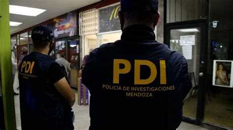 Policía de investigaciones en acción