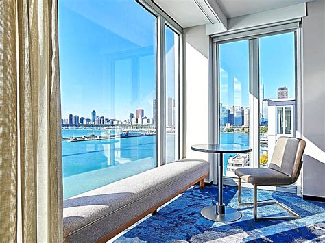 Popular hotels near Navy Pier