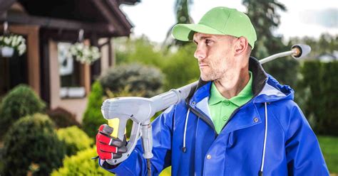 Pressure washing technicians image