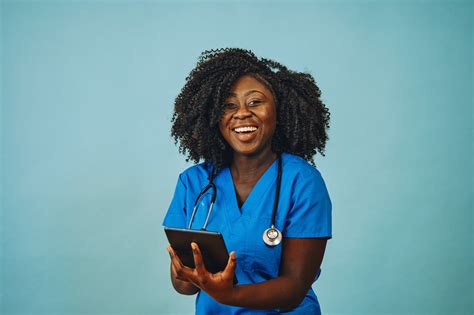 A public health nurse working in a community clinic