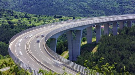 Puentes y carreteras