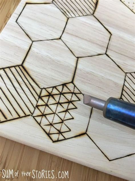 Geometric pyrography pattern