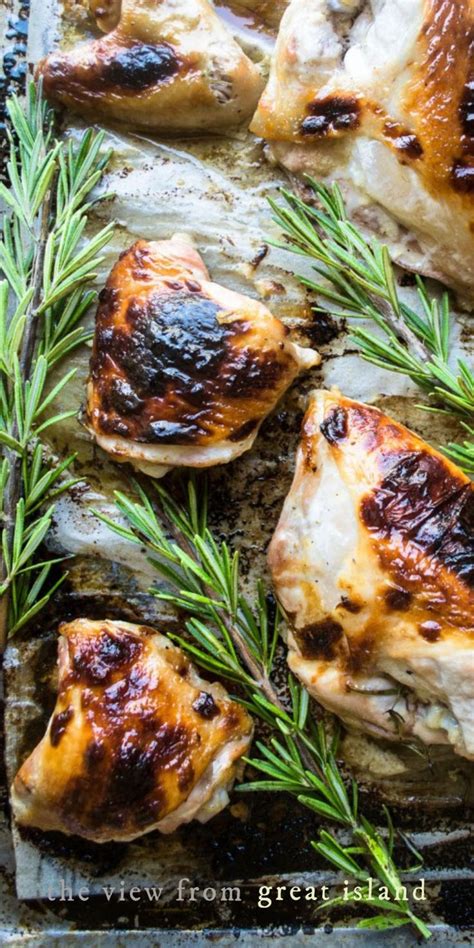 Roast chicken with roasted potatoes and steamed broccoli