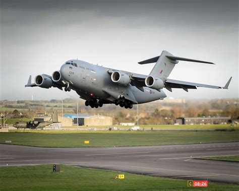 Royal Air Force Globemaster maintenance