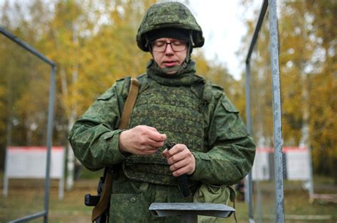 Russian soldiers training