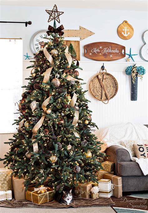 Rustic Christmas tree decorations with burlap and lace