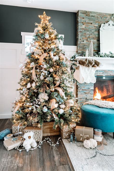 Rustic Christmas tree decorations with dried flower and herb garland