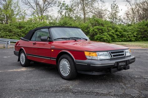 Saab 900