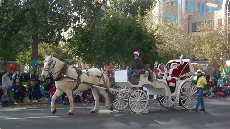 Sacramento Santa Parade