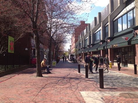 Salem MA Essex Street Pedestrian Mall