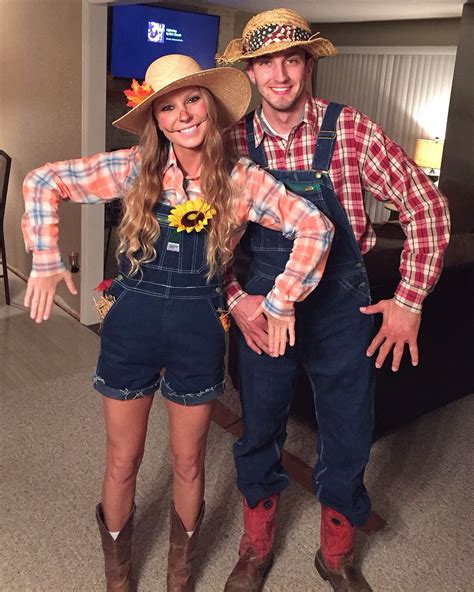 Scarecrow costume for couples