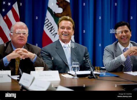 Schwarzenegger promoting healthcare reform