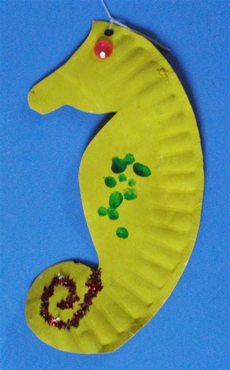 Seahorse template for craft projects