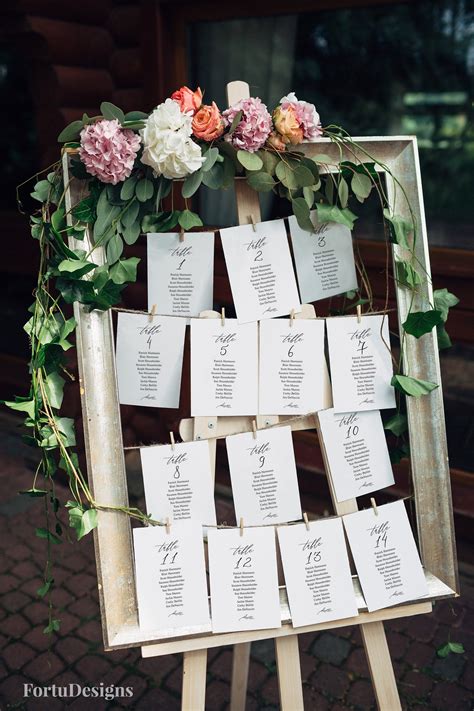 Seating chart card with a minimalist design