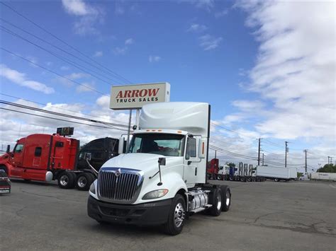 Semi-Trucks Available at Arrow Truck Sales Canada