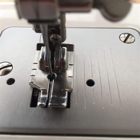 Sewing machine feet for quilting