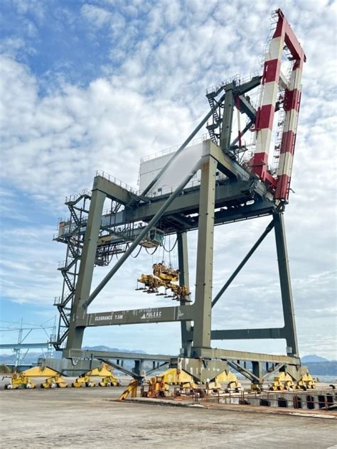 An image of the Port Jefferson Shipyard's equipment