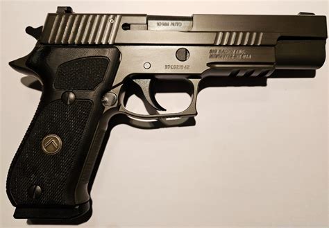 Sig Sauer P220R Image 5