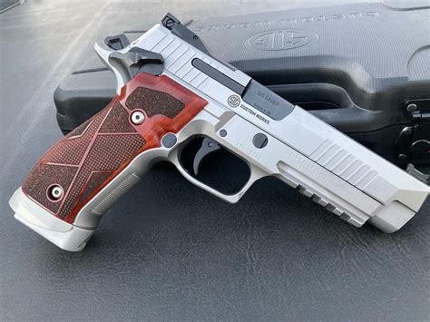 Sig Sauer P226 Gallery 1